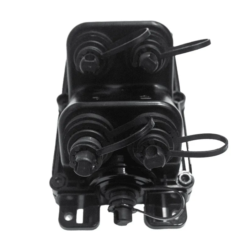 4 端口 MST 终端盒（含 1×4 PLC 分光器） 图4