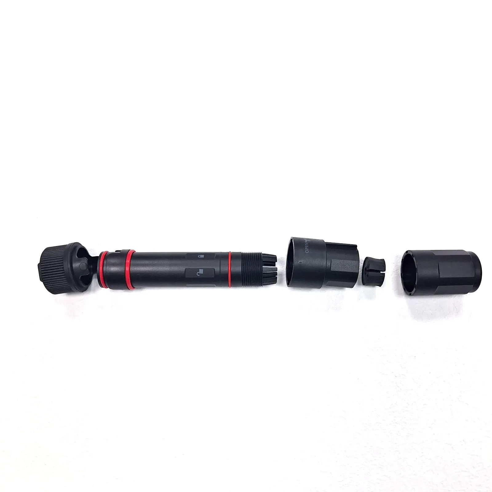 新型防水 FullAXS 连接器跳线组件 图3